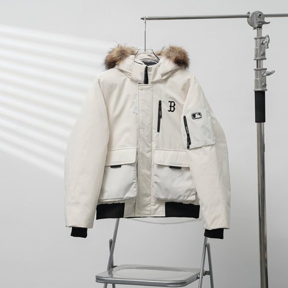 MLB Yankees White Hooded Down Jacket - Picture 1 of 9